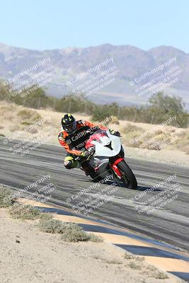 media/Dec-04-2025-Racers Edge (Thu) [[5ebc9f124d]]/3-B Group/3-Session 2 (Turn 7 Inside)/